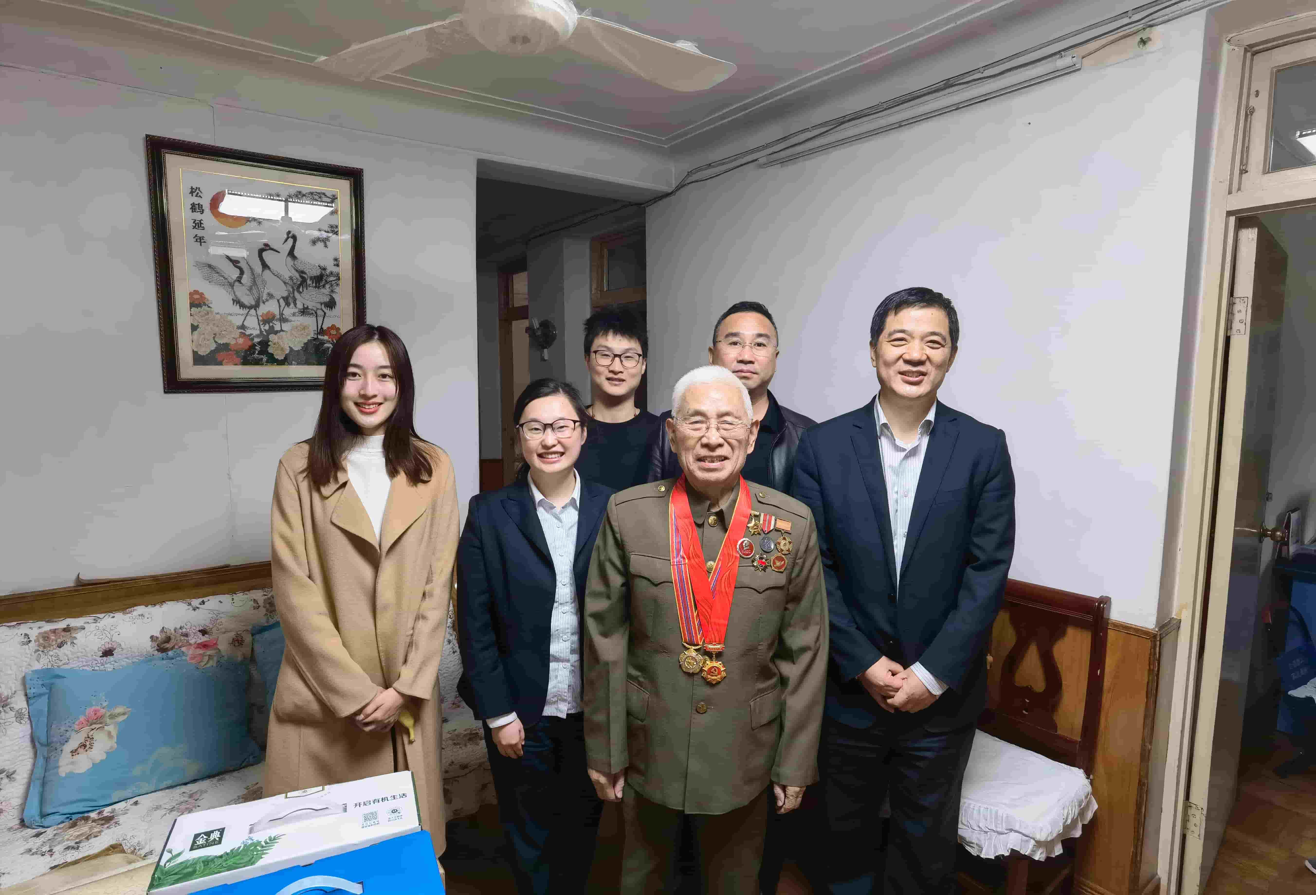 freecompress-2021年11月19日，尊龙凯时科技联合合肥市军队离退休干部第四干休所党支部，看展“忆党史、悟初心、担使命”主题活动